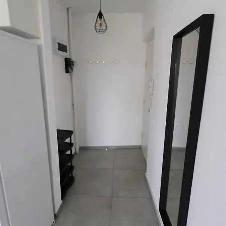 Serenity Heights Apartment: A Panoramic Haven Near Old Town - Free Minibar Βουκουρέστι