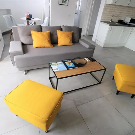 Serenity Heights Apartment: A Panoramic Haven Near Old Town - Free Minibar * Bucharest