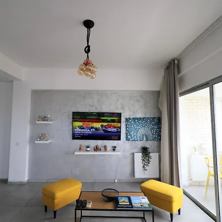 Appartement Serenity Heights Apartment: A Panoramic Haven Near Old Town - Free Minibar *