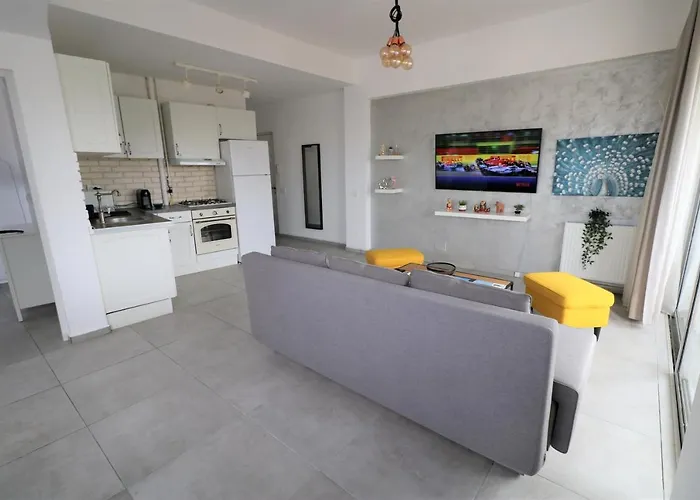 Serenity Heights Apartment: A Panoramic Haven Near Old Town - Free Minibar * Boekarest