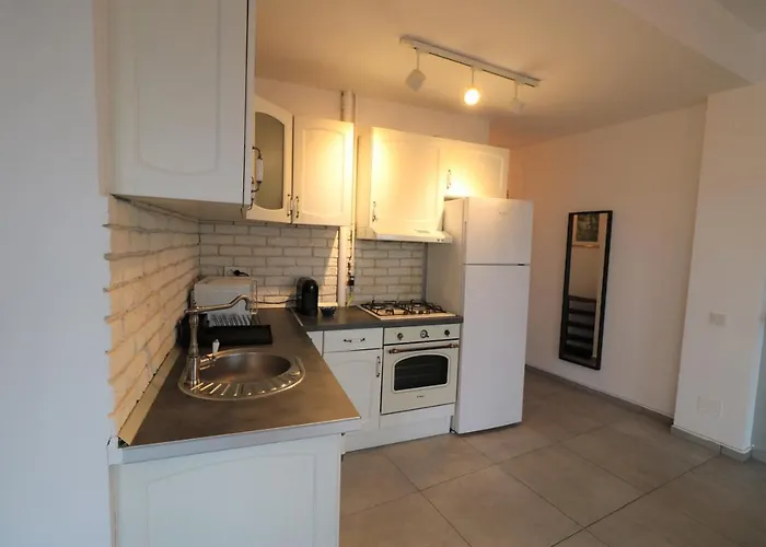 Apartman Serenity Heights Apartment: A Panoramic Haven Near Old Town - Free Minibar Bukarest