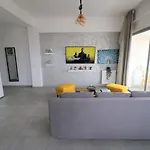 Serenity Heights Apartment: A Panoramic Haven Near Old Town - Free Minibar شقة