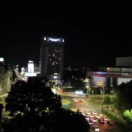 Serenity Heights Apartment: A Panoramic Haven Near Old Town - Free Minibar Apartmán